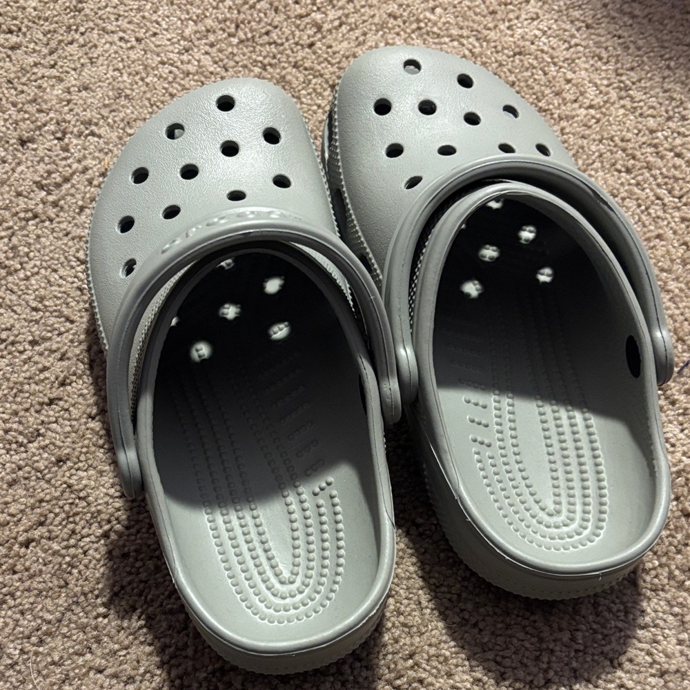 CROCS Classic Kids Clog in Light Gray
